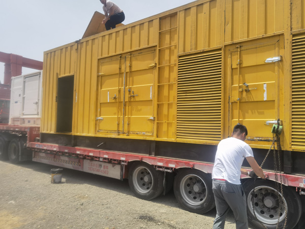 阿尔山除了负载情况和发动机维护，还有哪些因素会影响 200kw 柴油发电机的油耗？