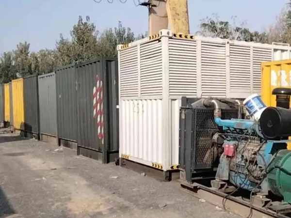 阿尔山200KW柴油发电机机组每小时油耗是多少?